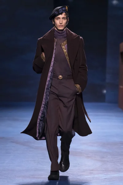 Look 4